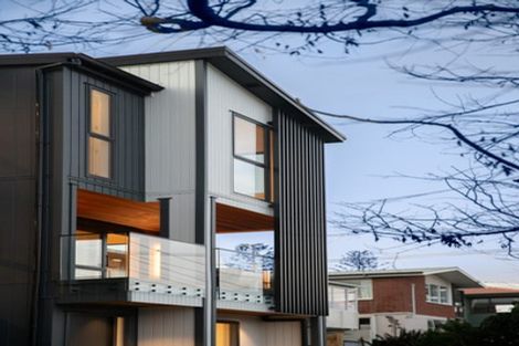 Photo of property in 2a Rangitoto Terrace, Milford, Auckland, 0620