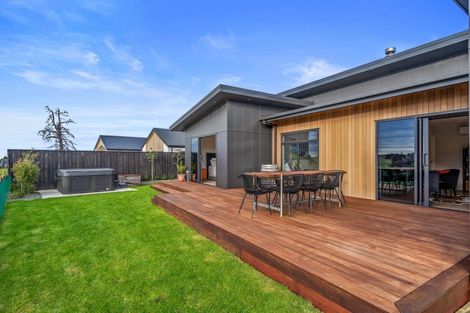 Photo of property in 64 Les Wakefield Road, Mapua, 7005