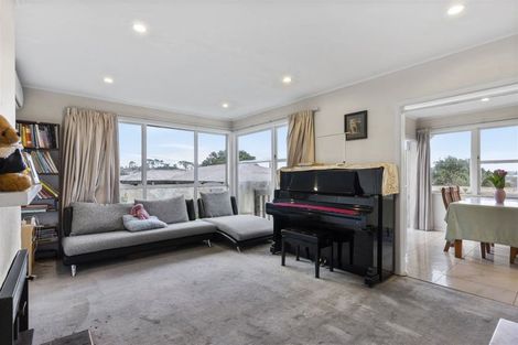 Photo of property in 4 Tonkin Drive, Sunnynook, Auckland, 0620