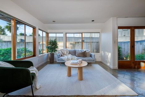 Photo of property in 6 Muritai Road, Milford, Auckland, 0620