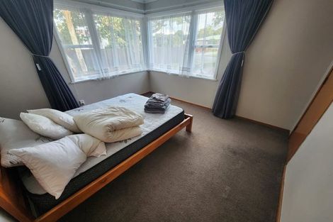 Photo of property in 4 Dorset Crescent, Hokowhitu, Palmerston North, 4410