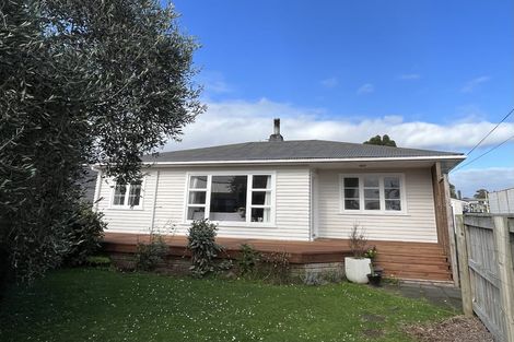 Photo of property in 6 Rarawa Place, Vogeltown, New Plymouth, 4310