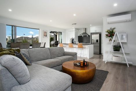 Photo of property in 52 Jarrett Terrace, Leamington, Cambridge, 3432