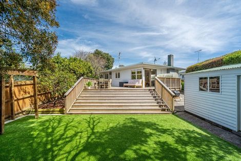 Photo of property in 27 Lynden Avenue, Hillcrest, Auckland, 0627