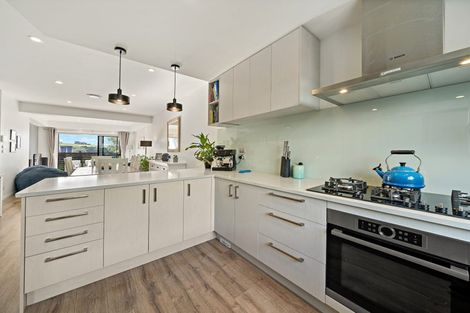 Photo of property in 15 Moki Place, Long Bay, Auckland, 0630