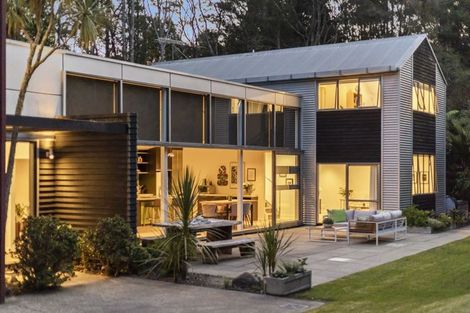 Photo of property in 287 Whitehills Road, Waitoki, Silverdale, 0994