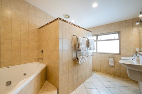 Photo of property in 34 Rochfort Road, Havelock North, 4130