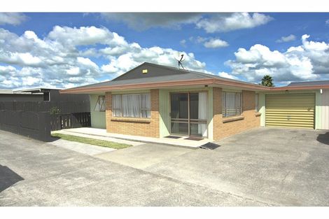 Photo of property in 17a Edgewater Parade, Waiuku, 2123