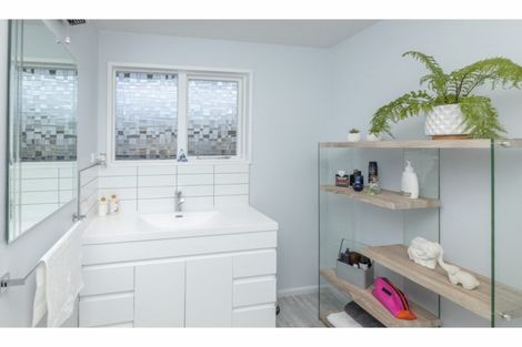 Photo of property in 5 Bayswater Crescent, Bromley, Christchurch, 8062