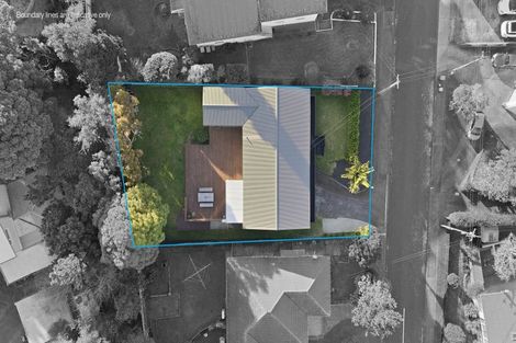 Photo of property in 6 Brouder Place, Hillpark, Auckland, 2102