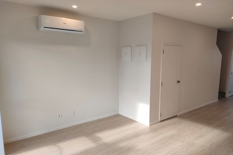 Photo of property in 21 Treeline Lane, Flat Bush, Auckland, 2019