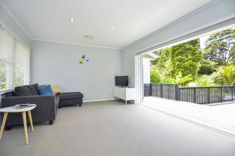 Photo of property in 22 Rimutaka Place, Titirangi, Auckland, 0604