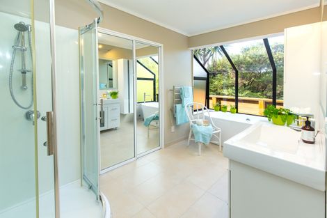 Photo of property in 60 Scott Road, Stanmore Bay, Whangaparaoa, 0932