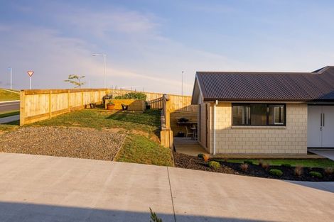 Photo of property in 3 Herring Place, Omokoroa, 3114