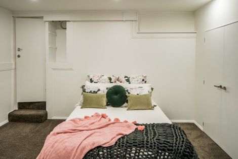 Photo of property in 69 Kahu Road, Paremata, Porirua, 5024