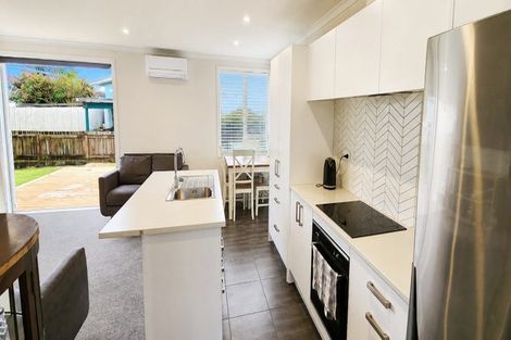 Photo of property in 48 Omata Road, Marfell, New Plymouth, 4310