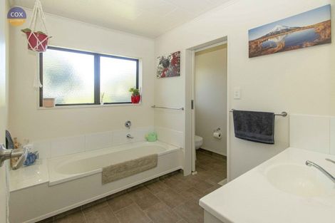 Photo of property in 153 Tait Drive, Greenmeadows, Napier, 4112