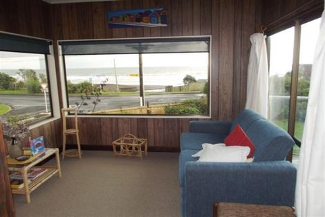 Photo of property in 1 Wairau Road, Oakura, 4314