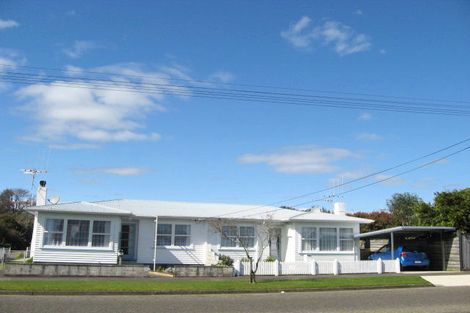 Photo of property in 34 Queenwood Road, Levin, 5510