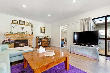 Photo of property in 14 Yelash Road, Massey, Auckland, 0614