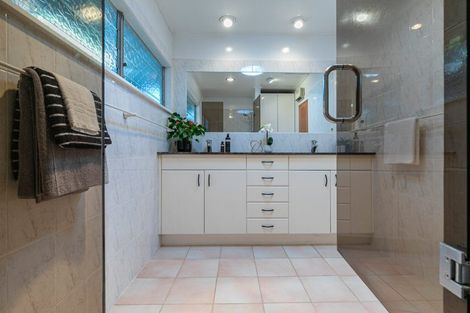 Photo of property in 71 Pleasant Road, Glen Eden, Auckland, 0602