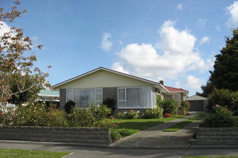 Photo of property in 19 Longmuir Street, Ilam, Christchurch, 8041