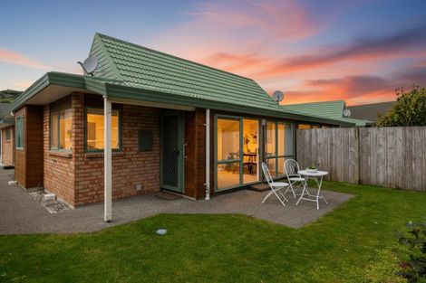 Photo of property in Redwood Village, 6/42 Main Road, Tawa, Wellington, 5028