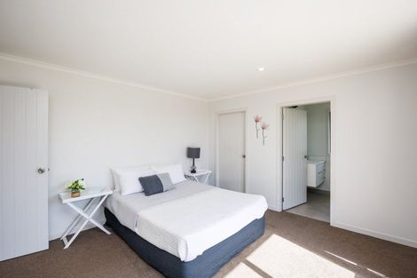 Photo of property in 12 Gibraltar Way, Fitzherbert, Palmerston North, 4410