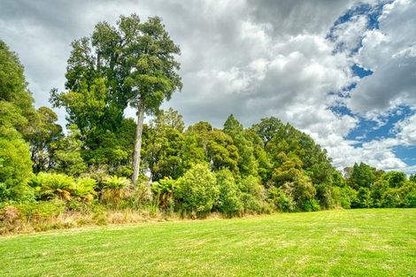 Photo of property in 5 Fairway Drive, Moana, 7872