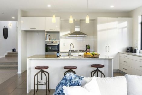 Photo of property in 16 Oak View Terrace, Schnapper Rock, Auckland, 0632