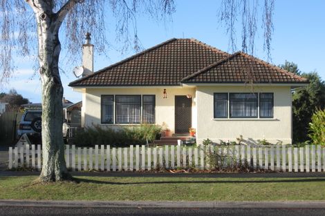 Photo of property in 16 Barton Avenue, Marewa, Napier, 4110