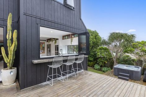 Photo of property in 2/9 Tainui Street, Torbay, Auckland, 0630