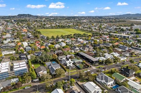 Photo of property in 9a St Michaels Avenue, Point Chevalier, Auckland, 1022