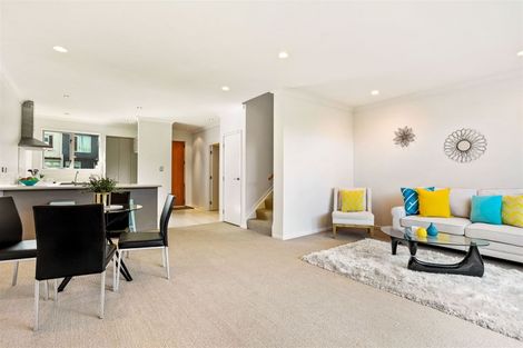 Photo of property in 9l Clearwater Cove, West Harbour, Auckland, 0618