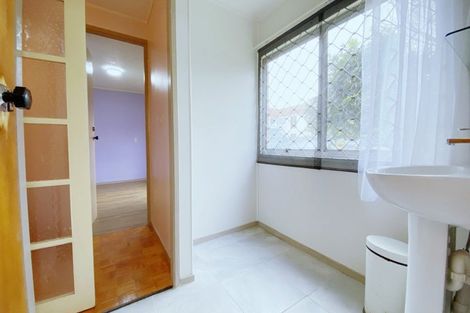 Photo of property in 4 Alma Street, Te Atatu South, Auckland, 0610