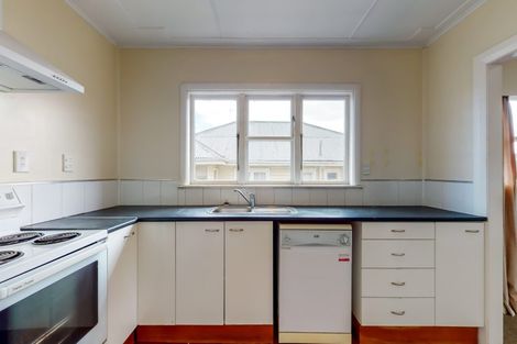 Photo of property in 26 Robert Street, Newlands, Wellington, 6037