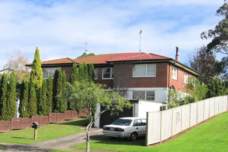 Photo of property in 1/9 Mirrabooka Avenue, Botany Downs, Auckland, 2010