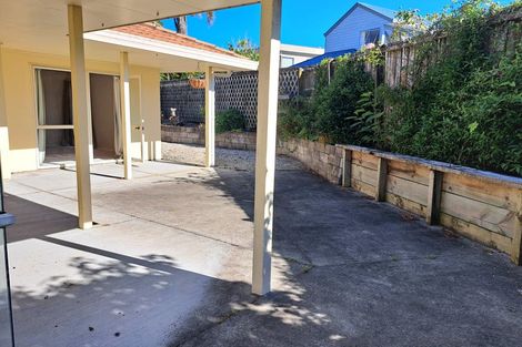 Photo of property in 9 Harbour Lights Close, West Harbour, Auckland, 0618