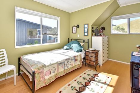 Photo of property in 24 Bertram Road, Kawakawa Bay, Papakura, 2585