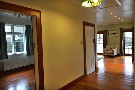 Photo of property in 44 Birdwood Road, Waterloo, Lower Hutt, 5011