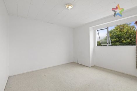 Photo of property in 8c Montgomery Crescent, Clouston Park, Upper Hutt, 5018