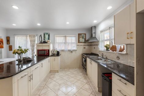 Photo of property in 10 Brains Road, Kelston, Auckland, 0602