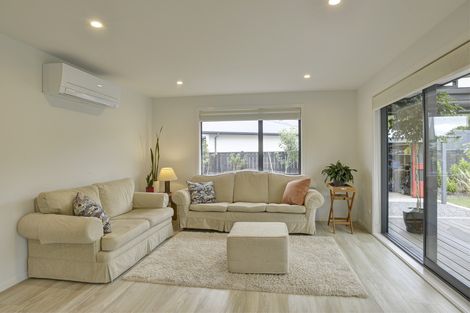 Photo of property in 72 Feist Street, Carterton, 5713