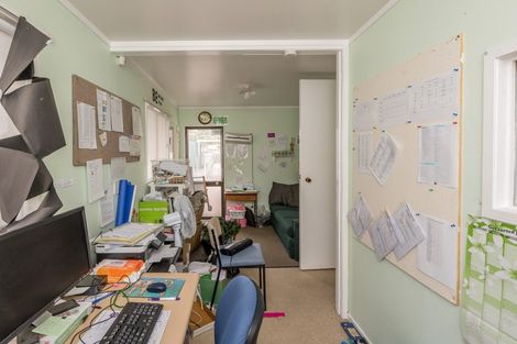 Photo of property in 2 Queens Road, Waikanae Beach, Waikanae, 5036