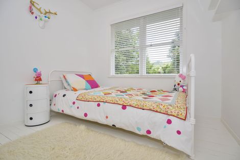 Photo of property in 22 Rimutaka Place, Titirangi, Auckland, 0604