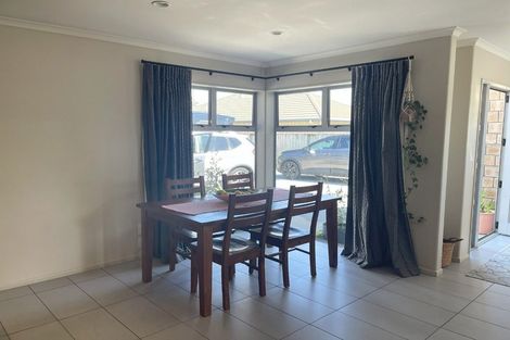 Photo of property in 6 Sophies Way, Papamoa Beach, Papamoa, 3118