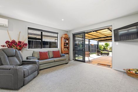 Photo of property in 75 Te Kio Crescent, Papamoa Beach, Papamoa, 3118