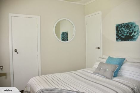 Photo of property in 198 Woodlands Park Road, Titirangi, Auckland, 0604