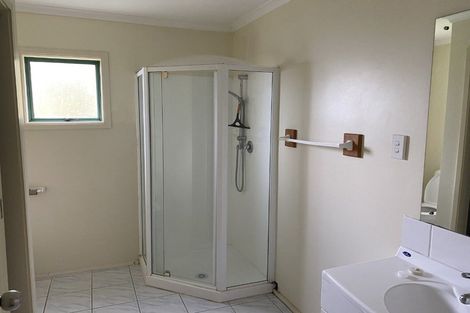 Photo of property in 9d Edgecombe Street, Newlands, Wellington, 6037