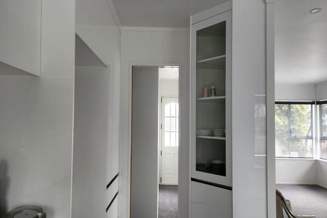 Photo of property in 6 Bolton Street, Blockhouse Bay, Auckland, 0600